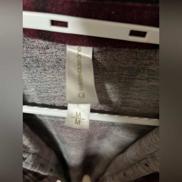 Medium plaid top - Picture 2 of 2